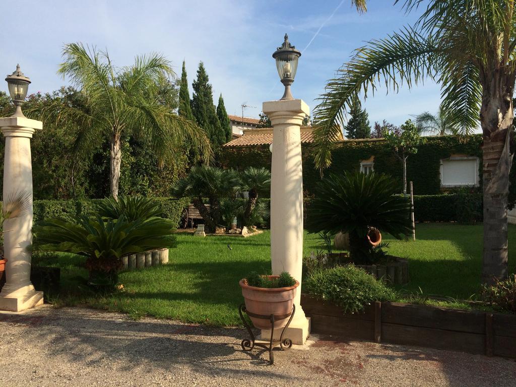 Hotel Iris La Eliana Buitenkant foto