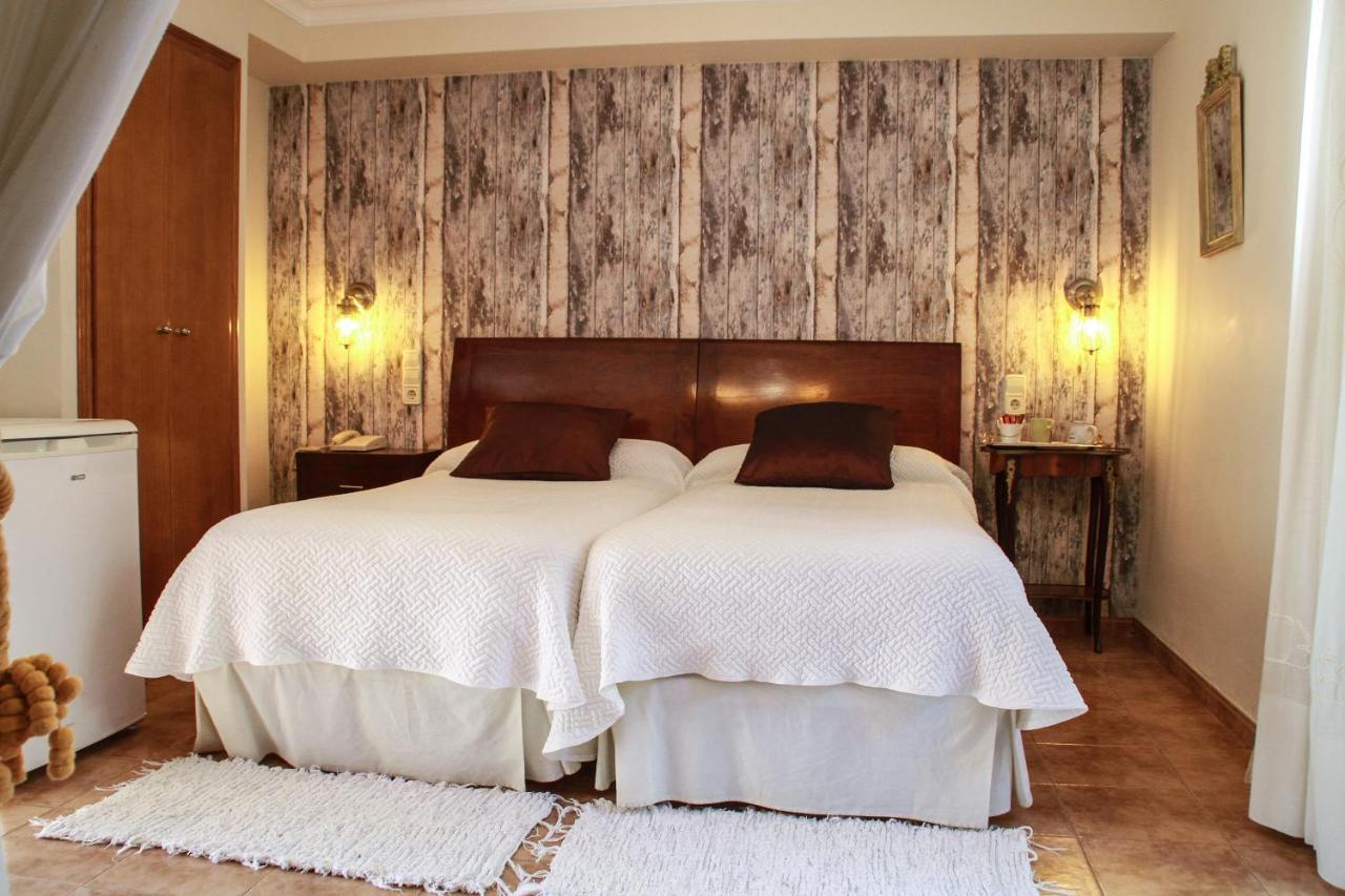 Hotel Iris La Eliana Buitenkant foto