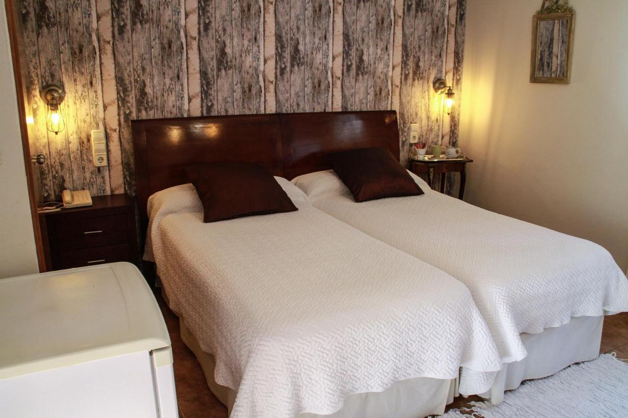 Hotel Iris La Eliana Buitenkant foto