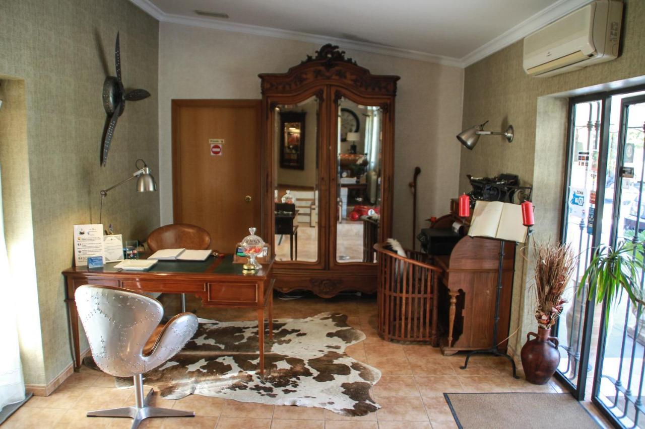 Hotel Iris La Eliana Buitenkant foto