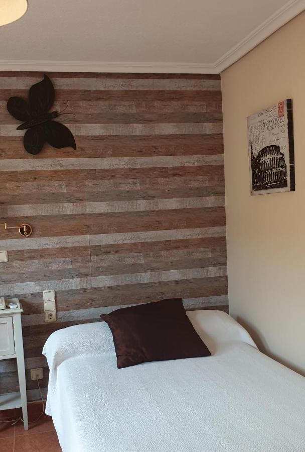 Hotel Iris La Eliana Buitenkant foto