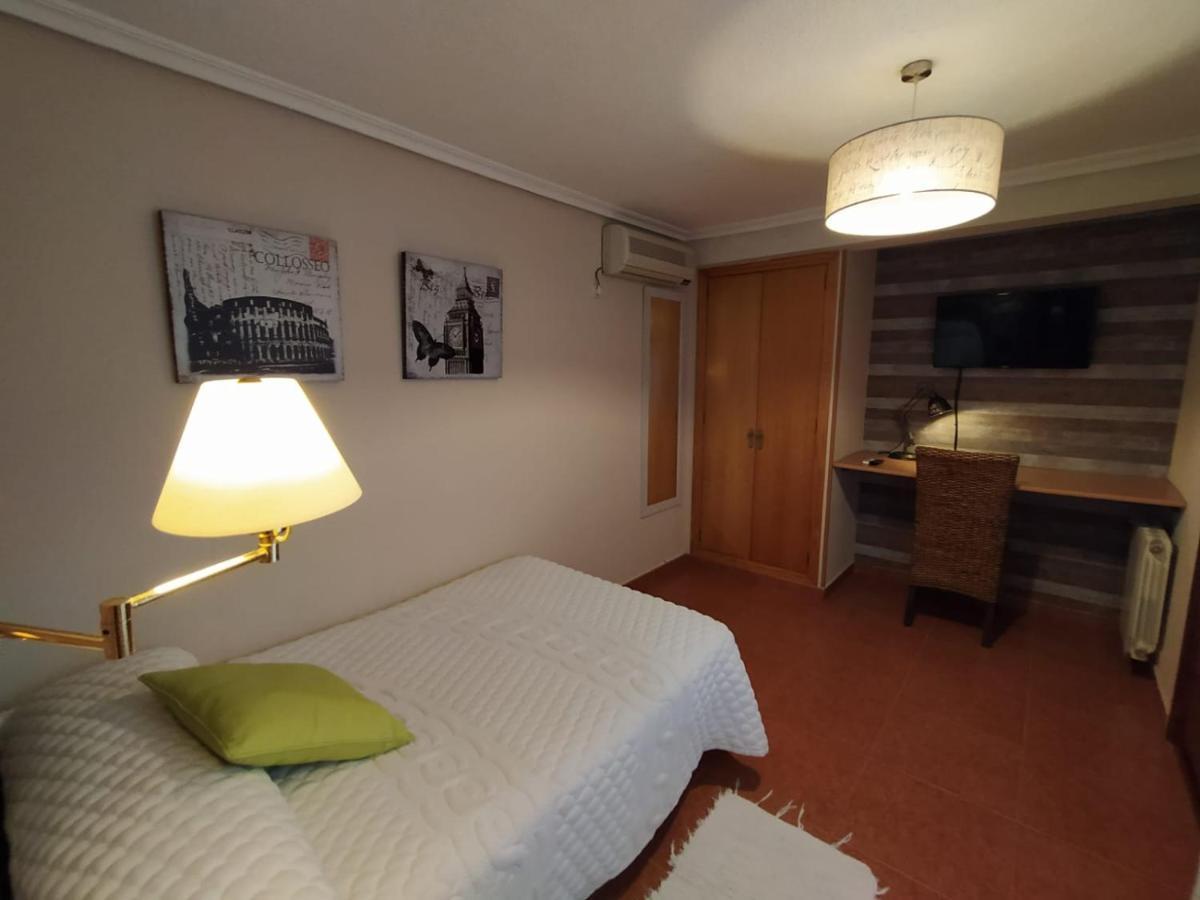 Hotel Iris La Eliana Buitenkant foto